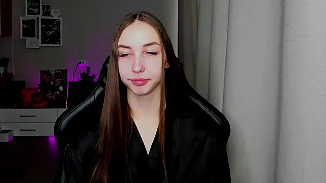 Sm0ly online show from April 1, 2026, 2:45 am