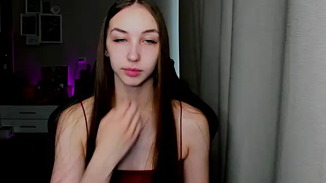 Sm0ly online show from May 3, 2026, 2:50 am