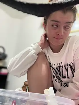 Cloew Marz online show from November 19, 2025, 8:09 pm