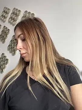 RaquelleDevon online show from February 26, 2025, 8:37 am