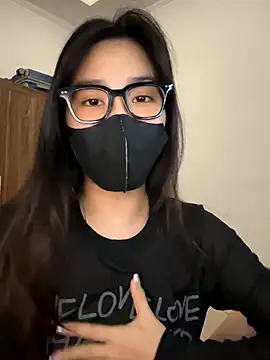 Lilisa miu online show from October 27, 2025, 3:49 pm