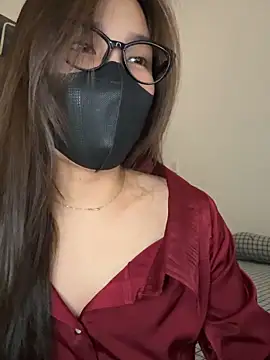 Lilisa miu online show from April 22, 2026, 3:46 pm