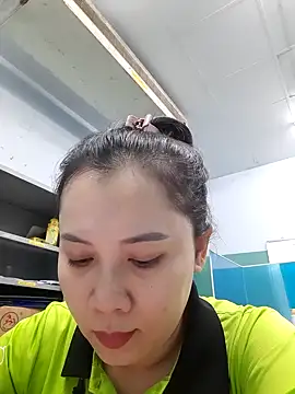 Snapshot of Benlla2802 chatting on December 9, 2024, 4:58 pm Benlla2802 online show from December 9, 2024, 4:58 pm