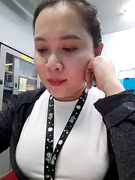 Snapshot of Benlla2802 chatting on December 13, 2024, 4:16 pm Benlla2802 online show from December 13, 2024, 4:16 pm