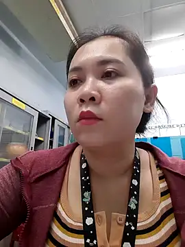 Snapshot of Benlla2802 chatting on December 16, 2024, 7:10 pm Benlla2802 online show from December 16, 2024, 7:10 pm