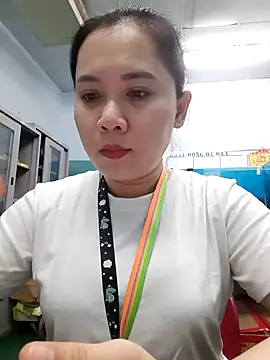 Snapshot of Benlla2802 chatting on December 17, 2024, 7:48 pm Benlla2802 online show from December 17, 2024, 7:48 pm