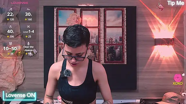 Cutie Shy  online show from October 30, 2025, 7:03 pm