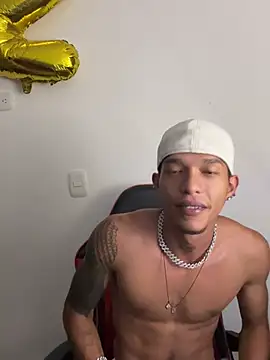 Snapshot of TommyGun_22 chatting on March 17, 2025, 12:52 am TommyGun 22 online show from March 17, 2025, 12:52 am