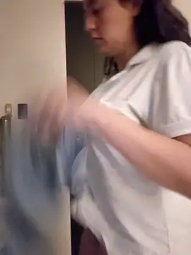 lolitalamasbonita01 online show from March 29, 2026, 1:49 am