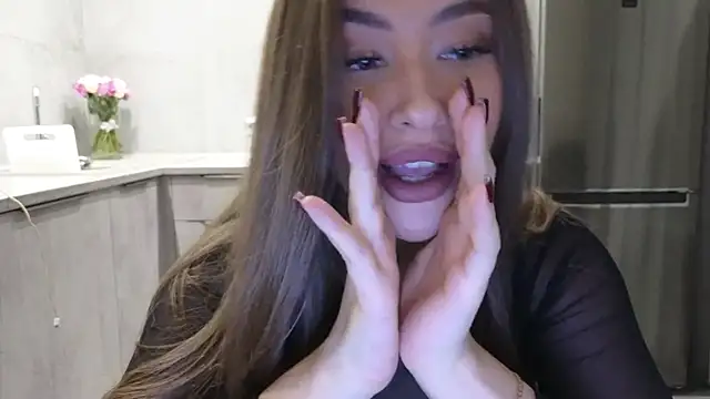 Snapshot of Cinderella____ chatting on January 22, 2025, 1:10 am Cinderella     online show from January 22, 2025, 1:10 am