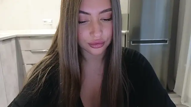 Snapshot of Cinderella____ chatting on March 4, 2025, 1:23 am Cinderella     online show from March 4, 2025, 1:23 am