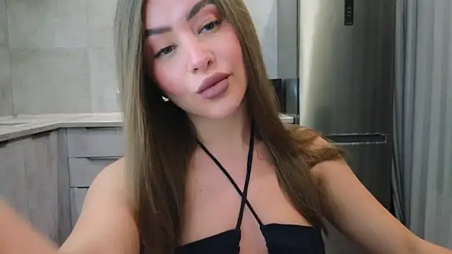 Snapshot of Cinderella____ chatting on March 16, 2025, 6:34 pm Cinderella     online show from March 16, 2025, 6:34 pm