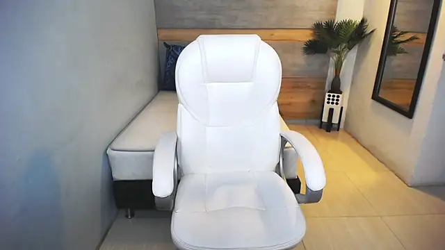 liseth fox online show from December 10, 2024, 2:16 am