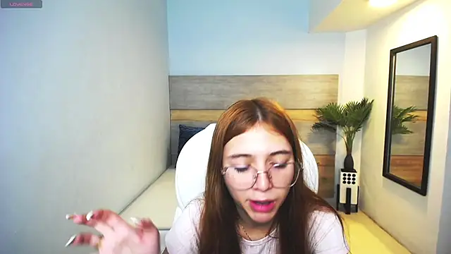 liseth fox online show from March 14, 2025, 7:55 pm