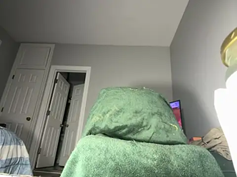 ChiRaqb8 online show from March 27, 2026, 2:06 am