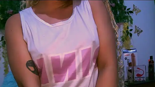 Crysrus online show from November 15, 2025, 11:43 pm