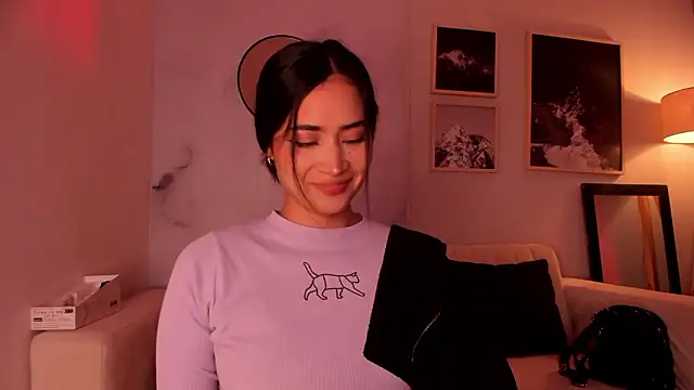 Snapshot of lara_madisson chatting on February 17, 2026, 5:59 am lara madisson online show from February 17, 2026, 5:59 am