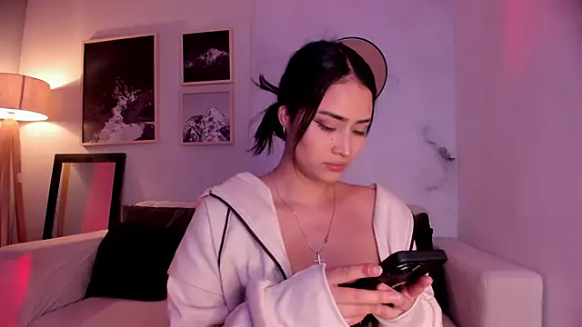 Snapshot of lara_madisson chatting on March 2, 2026, 4:47 am lara madisson online show from March 2, 2026, 4:47 am