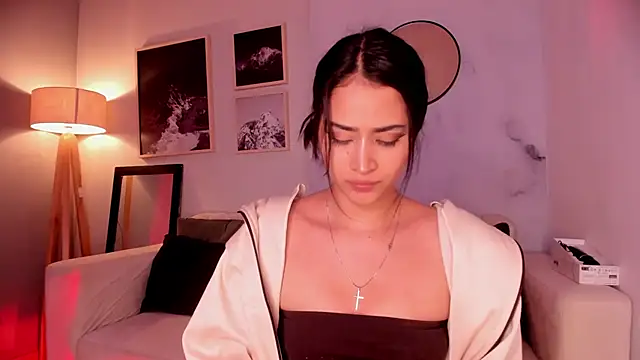 Snapshot of lara_madisson chatting on March 2, 2026, 5:08 am lara madisson online show from March 2, 2026, 5:08 am