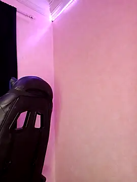 ---sophia--- online show from December 2, 2025, 9:10 pm