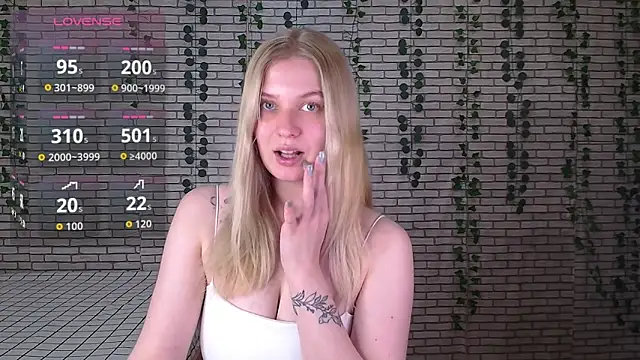 EmiliaDuchess online show from October 15, 2025, 9:53 am