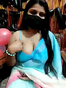 Snapshot of Hotty-simran chatting on February 11, 2025, 10:26 am Hotty-simran online show from February 11, 2025, 10:26 am