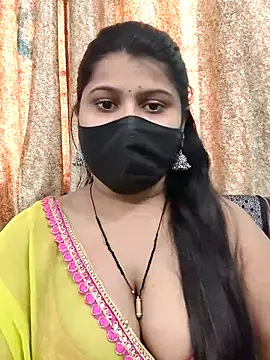 Snapshot of Hotty-simran chatting on October 14, 2025, 4:24 am Hotty-simran online show from October 14, 2025, 4:24 am
