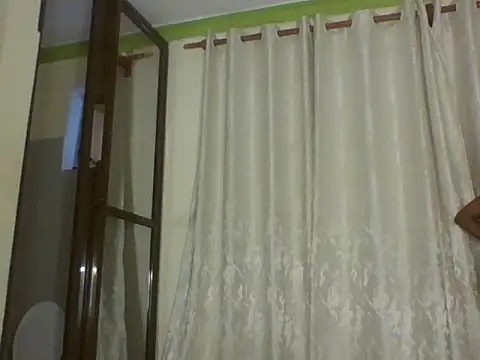 Apple bitch online show from September 24, 2025, 4:38 am