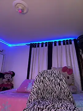 Snapshot of touchm_cockhard chatting on March 21, 2025, 5:00 am touchm cockhard online show from March 21, 2025, 5:00 am