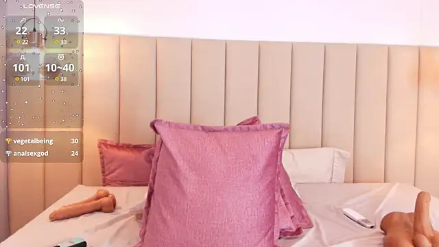 Snapshot of Leamonroe__ chatting on February 21, 2025, 4:16 pm Leamonroe online show from February 21, 2025, 4:16 pm