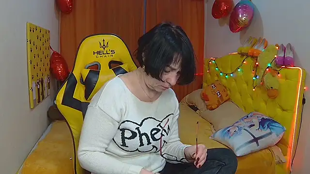 Snapshot of SandraHormas chatting on March 9, 2025, 7:45 am SandraHormas online show from March 9, 2025, 7:45 am