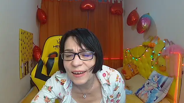 Snapshot of SandraHormas chatting on March 14, 2025, 10:39 am SandraHormas online show from March 14, 2025, 10:39 am