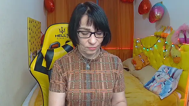 Snapshot of SandraHormas chatting on March 17, 2025, 2:23 pm SandraHormas online show from March 17, 2025, 2:23 pm