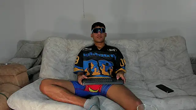 Backsex boy online show from May 26, 2026, 9:00 pm