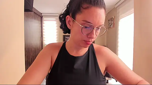 anabel 025 online show from May 21, 2026, 7:43 pm