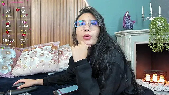 NayeCloud online show from November 7, 2025, 3:39 am