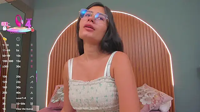 NayeCloud online show from December 18, 2025, 3:56 am