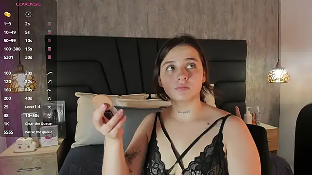 Snapshot of Sabrina_Lennox chatting on January 28, 2025, 7:32 pm Sabrina Lennox online show from January 28, 2025, 7:32 pm