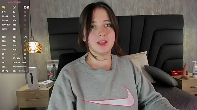 Snapshot of Sabrina_Lennox chatting on March 7, 2025, 10:43 pm Sabrina Lennox online show from March 7, 2025, 10:43 pm