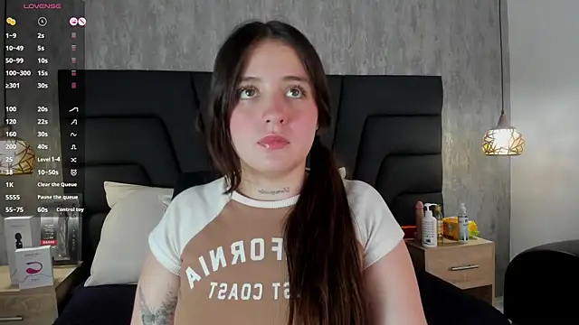 Snapshot of Sabrina_Lennox chatting on March 15, 2025, 1:41 am Sabrina Lennox online show from March 15, 2025, 1:41 am