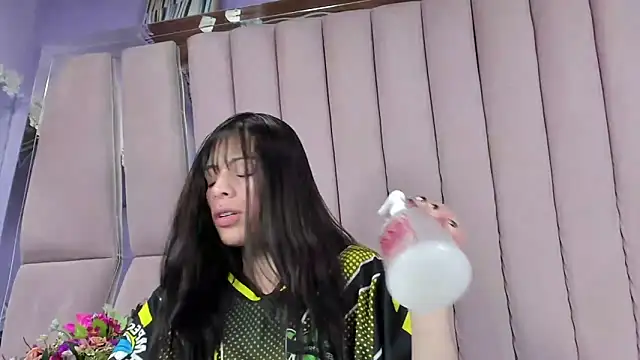 Sasha Petitte online show from December 21, 2025, 3:57 am