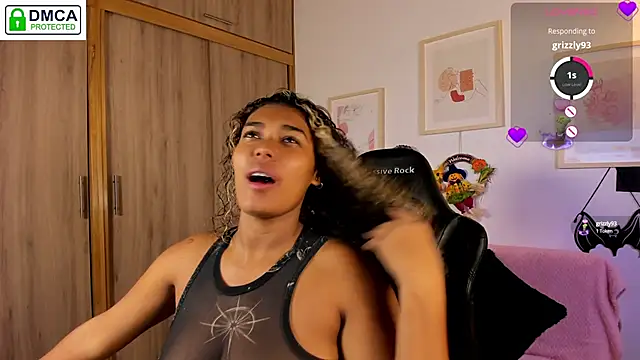 aleja montiel   online show from October 16, 2025, 12:39 pm