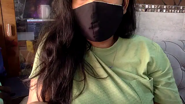 HaaniKaur online show from May 7, 2026, 8:20 am