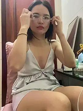 Snapshot of LiLi-Kirix99 chatting on June 8, 2026, 6:41 pm LiLi-Kirix99 online show from June 8, 2026, 6:41 pm
