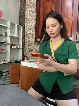 Snapshot of LiLi-Kirix99 chatting on June 13, 2026, 8:12 am LiLi-Kirix99 online show from June 13, 2026, 8:12 am
