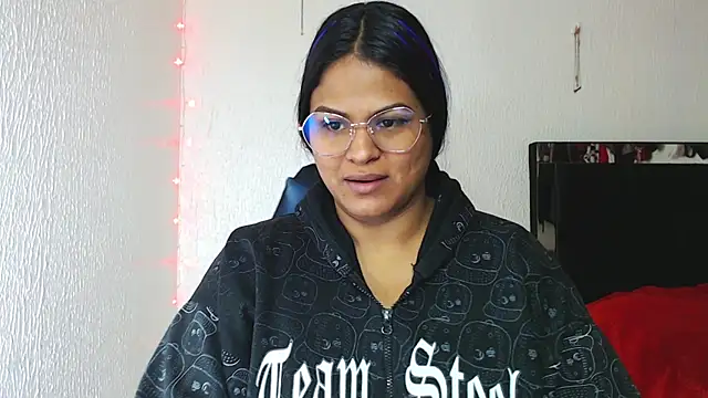 SweetAlmaa online show from March 10, 2025, 10:04 am