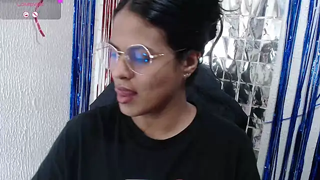 SweetAlmaa online show from September 16, 2025, 7:04 pm