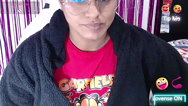 SweetAlmaa online show from March 11, 2026, 10:21 am