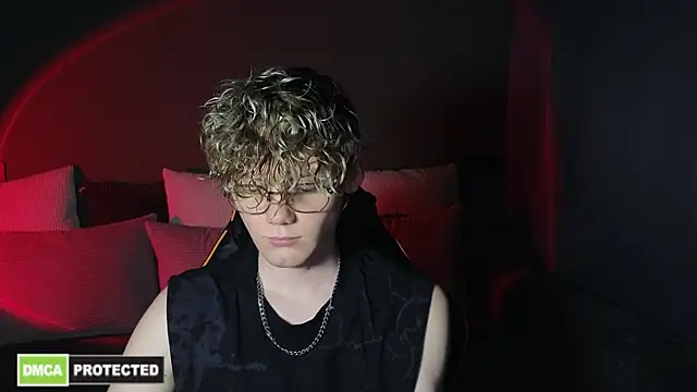 Keytaro online show from March 31, 2026, 1:33 pm