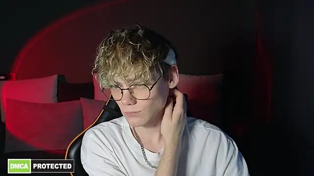 Keytaro online show from April 6, 2026, 4:46 am